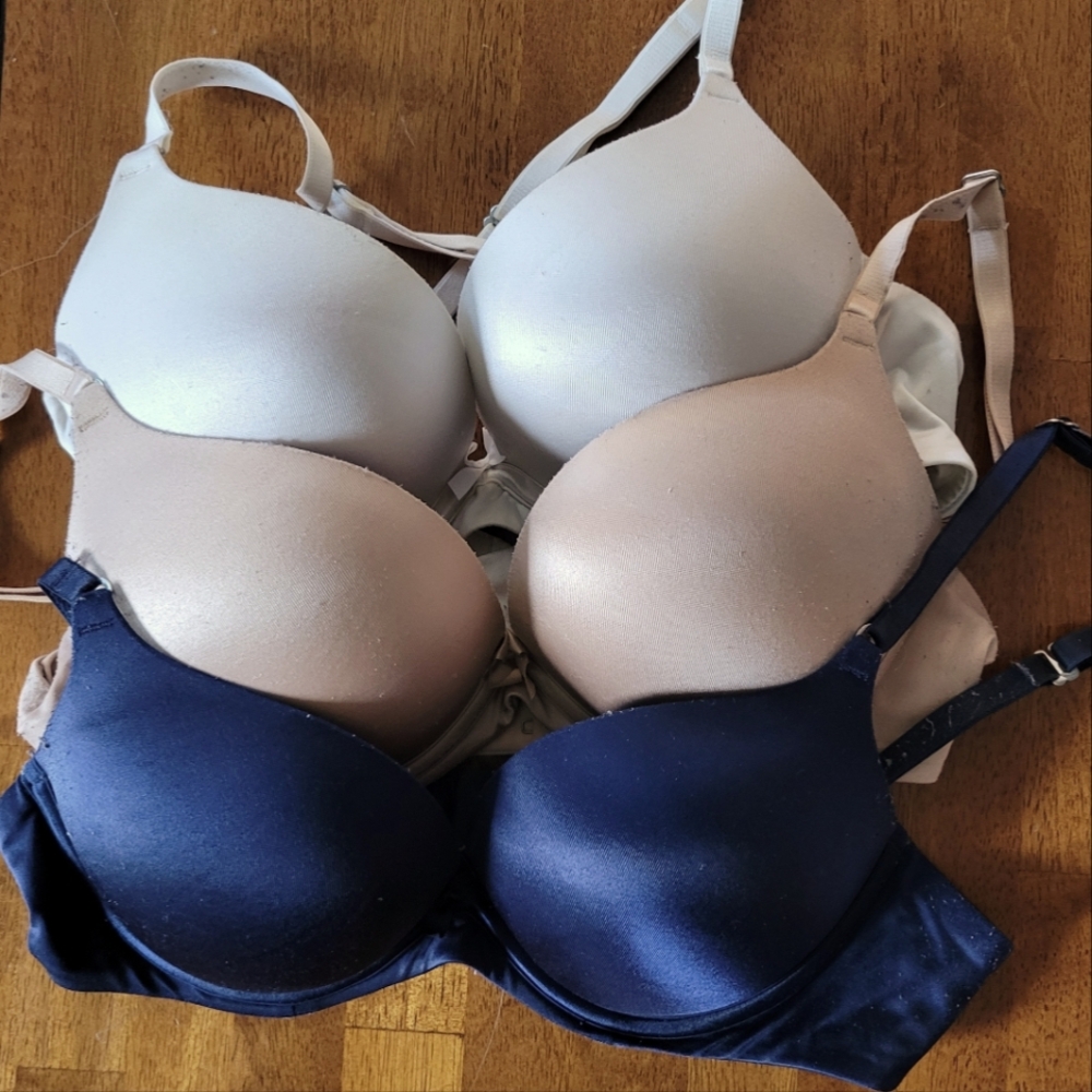 aerie Women's Bras (3)- 32B  - Navy, Beige, White, Very Good Pre-owned Condition